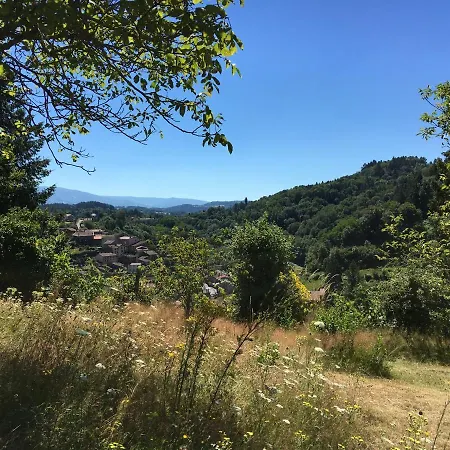 Le Coteau D'olliergues Bed & Breakfast
