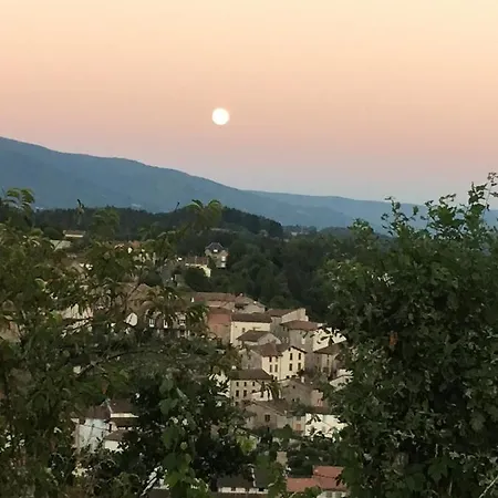 Le Coteau D'olliergues Bed & Breakfast 3*