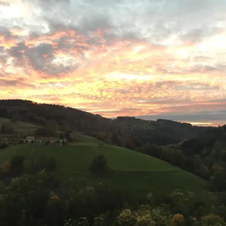 Le Coteau D'olliergues Bed & Breakfast